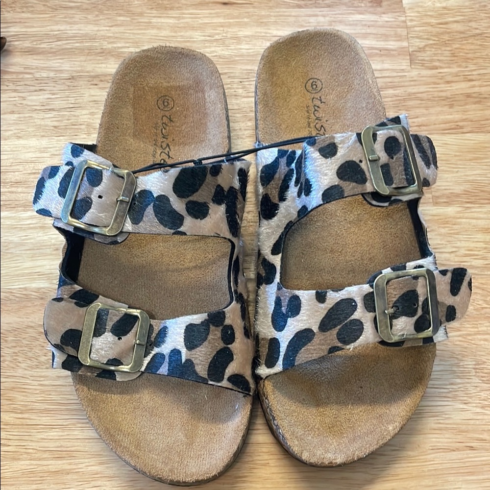 Leopard Print Sandals with Buckles